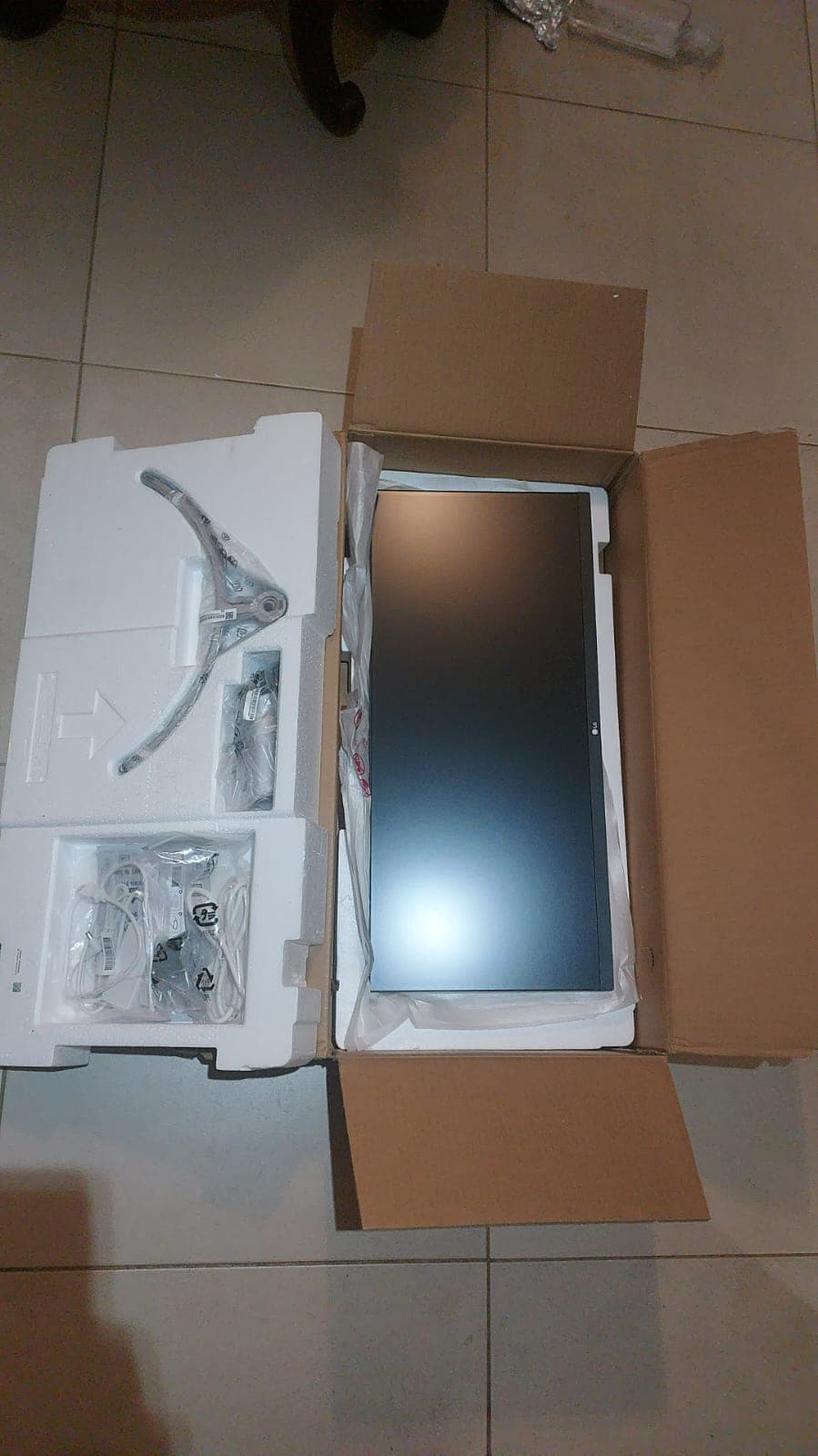 LG 29WN600-W — actual SCREENDROP unit